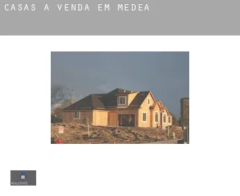 Casas à venda em  Medea